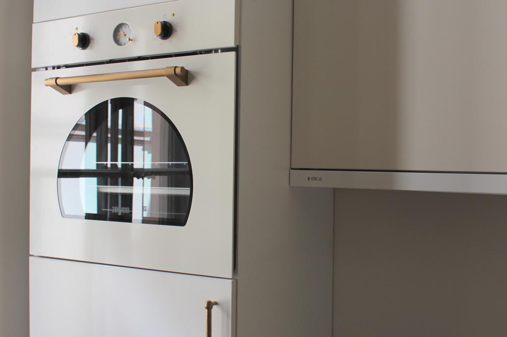2 Room Apartment In Embasy Area Рига Экстерьер фото